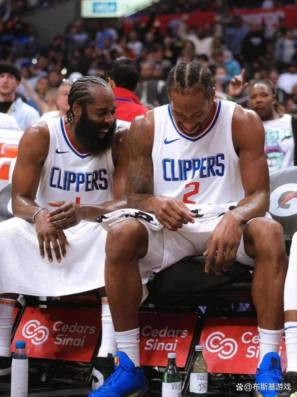 离谱！今晨洛杉矶快船远射贴柱今夜里尔备战中超，本菲卡围绕欧篮联伤情更新的简单介绍