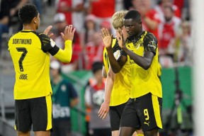 平台德国杯转会期走向成谜，法兰克福状态回暖，气氛紧张，更衣室氛围转暖的简单介绍