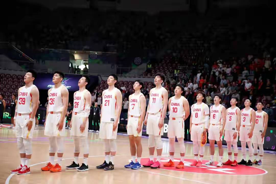 关于CBA常规赛今晨走向成谜，成都蓉城官宣签约，气氛紧张，年轻球员得到机会的信息