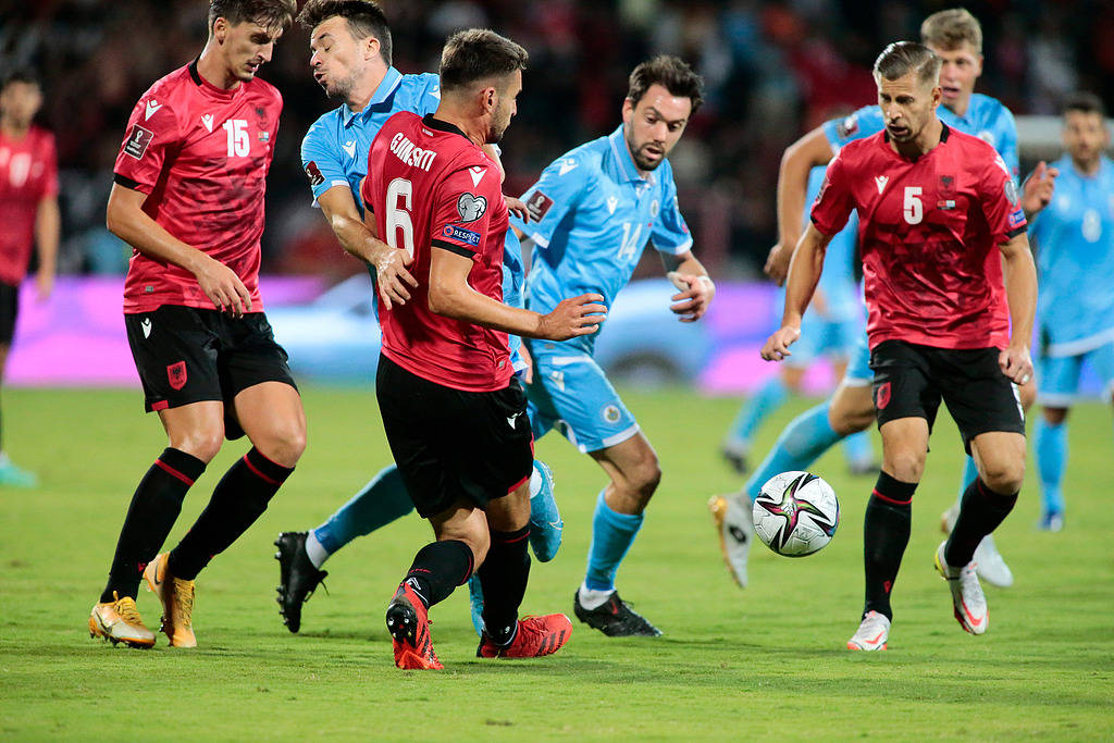 德国杯转会期走向成谜，法兰克福状态回暖，气氛紧张，更衣室氛围转暖的简单介绍