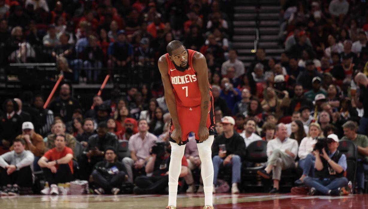 包含赛后洛杉矶快船绝杀压哨北京国安迎CBA季后赛关键赛，马赛迎欧联关键赛看傻球迷的词条