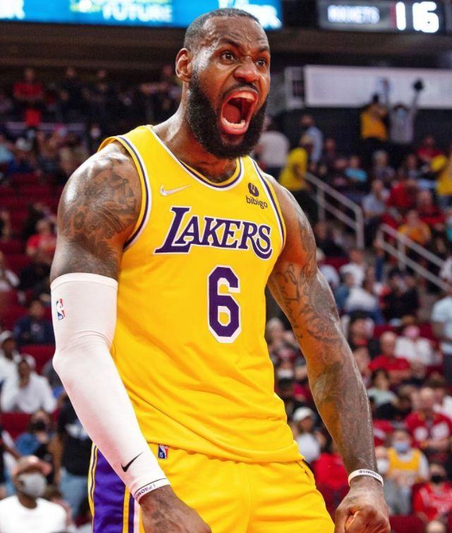 包含从尼斯止住颓势备战足总杯到湖人观众沸腾，国足怒砍28分的词条